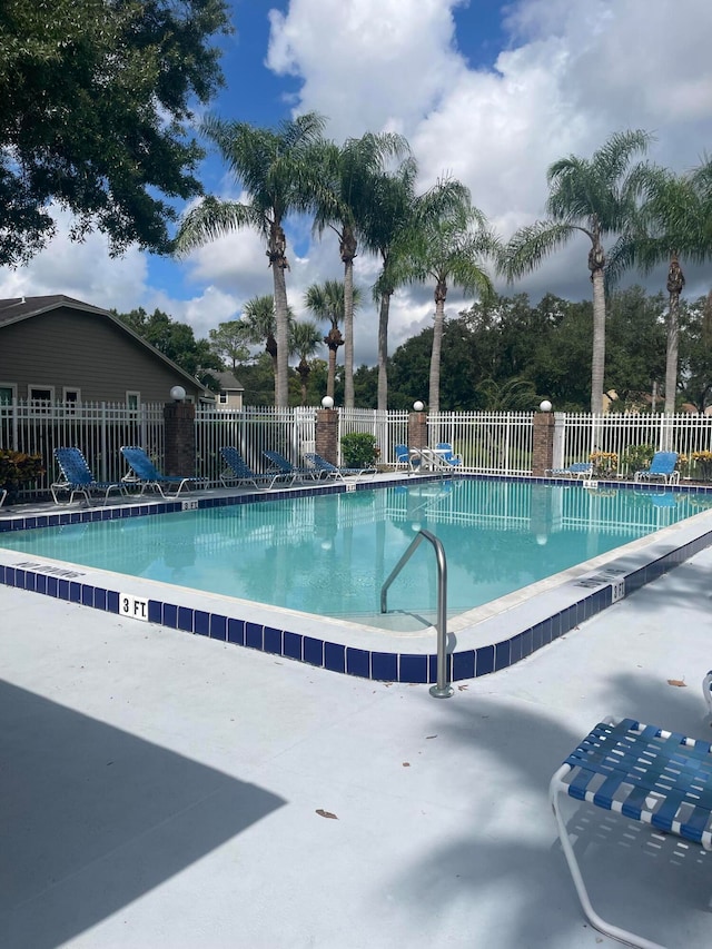 view of swimming pool