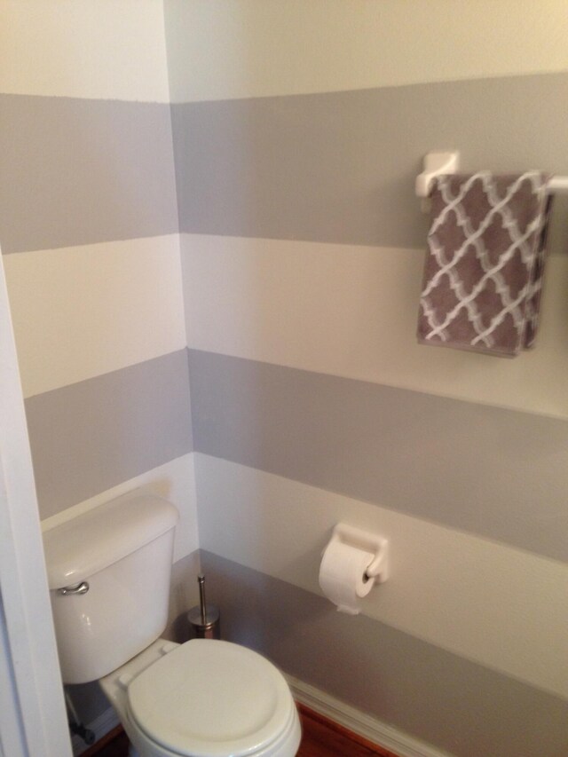 bathroom featuring toilet