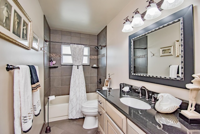 6357 Stanley Ln, Delray Beach, FL 33484 - full bathroom featuring toilet, shower / bath combo, vanity, and tile patterned flooring