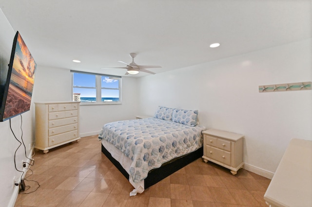 bedroom with ceiling fan