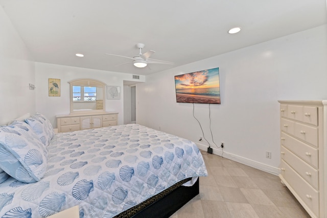 bedroom with ceiling fan