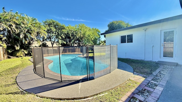 view of swimming pool