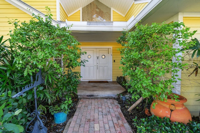 view of entrance to property