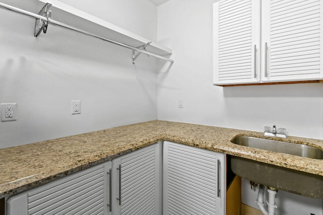 kitchen featuring sink