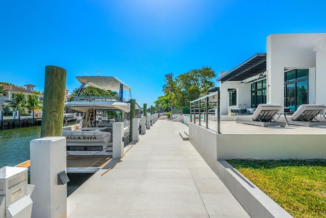 view of home's community featuring a water view