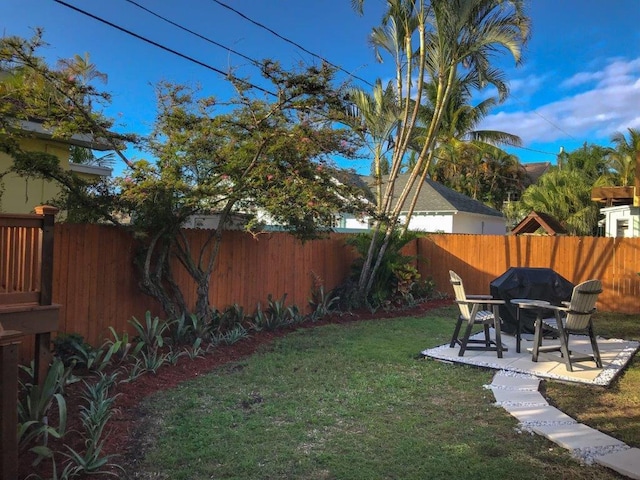 view of yard with a patio area