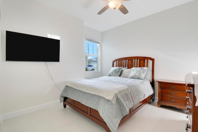 bedroom featuring ceiling fan