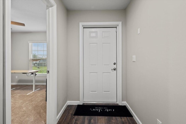 541 SW Nadell Ct, Port Saint Lucie, FL 34953 - entryway with baseboards