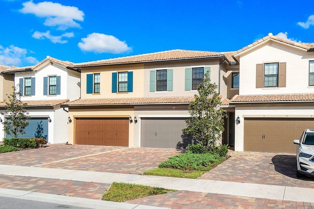 view of front facade with a garage