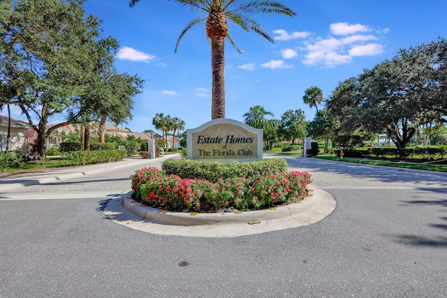 view of community / neighborhood sign