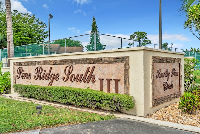 view of community / neighborhood sign