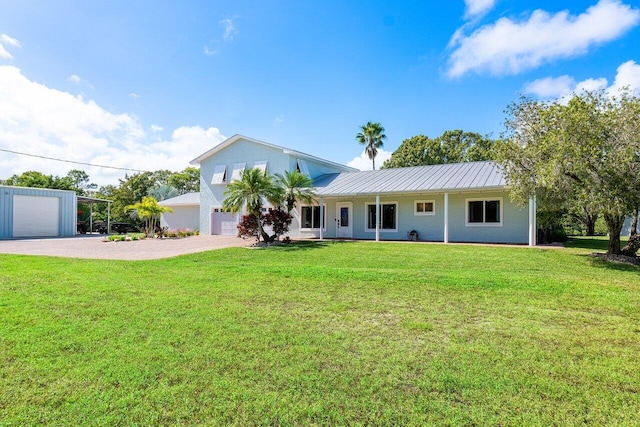 view of front facade featuring a front yard and covered porch