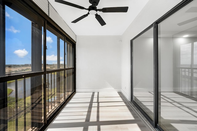 balcony with ceiling fan