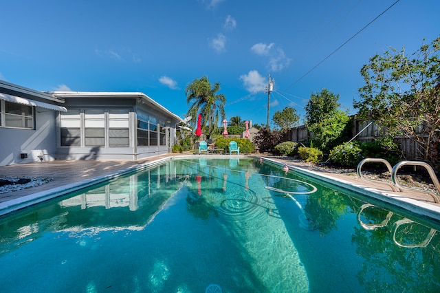 view of swimming pool