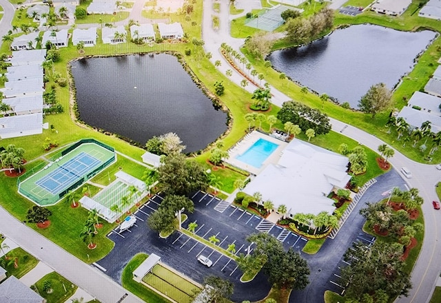 670 Senegal Ct, Fort Pierce, FL 34982 - bird's eye view of a nearby body of water and a pool area