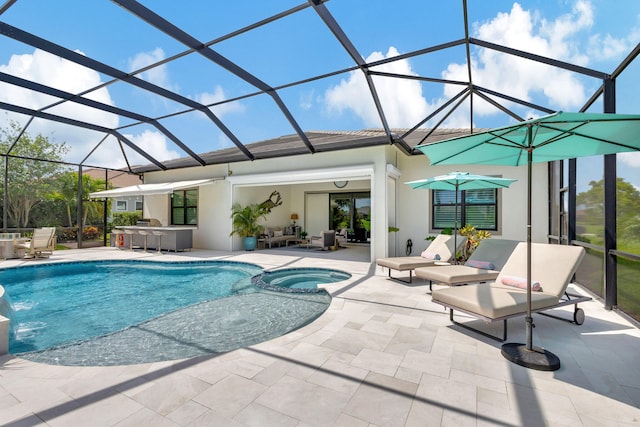 view of pool featuring an in ground hot tub, a patio, and a lanai