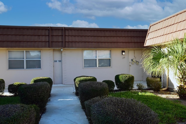 view of exterior entry