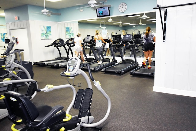 workout area featuring ceiling fan