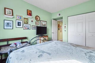 bedroom with a closet