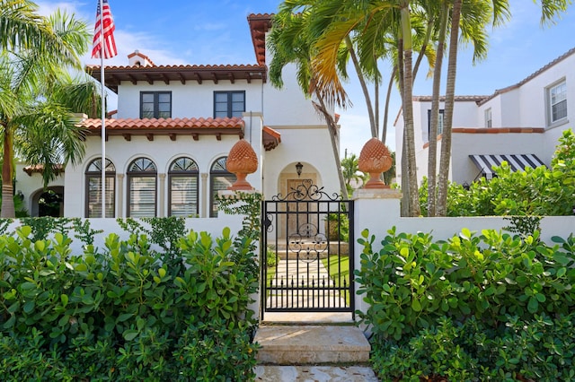 view of mediterranean / spanish-style house