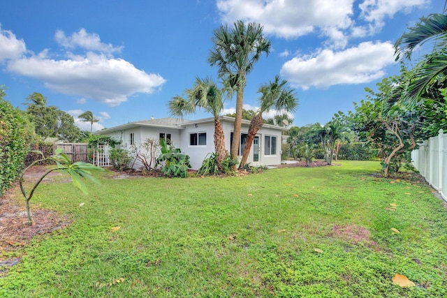 524 Lighthouse Dr, North Palm Beach, FL 33408 - view of yard