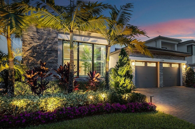 view of front of house featuring a garage