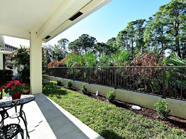 view of yard with a patio area