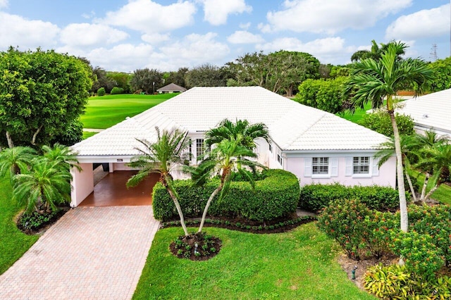 view of front of home with a front lawn