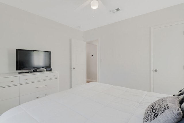 bedroom featuring ceiling fan