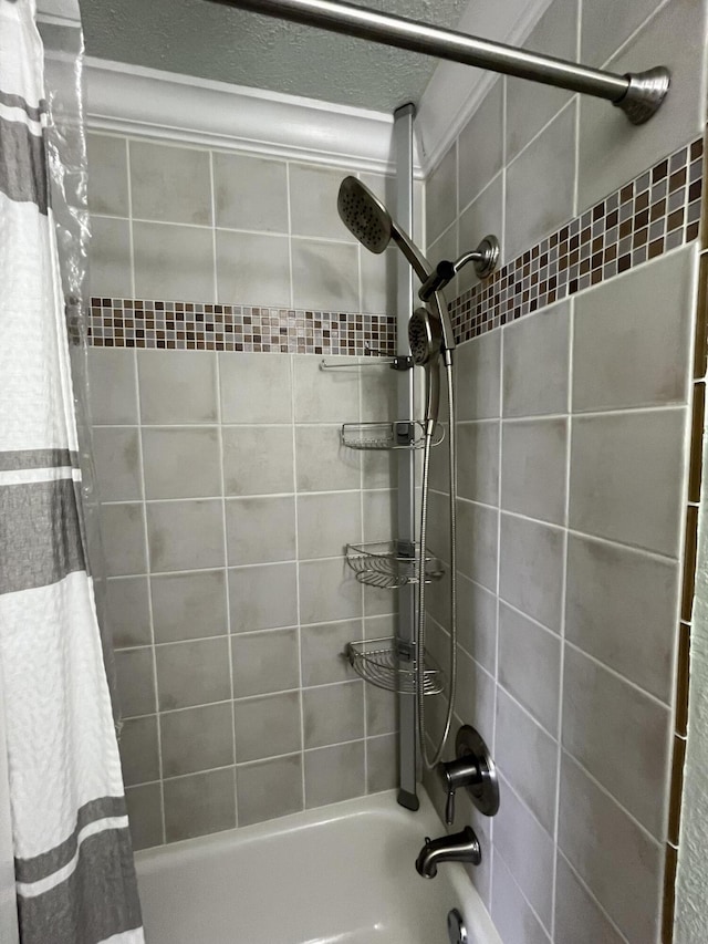 full bath with shower / tub combo