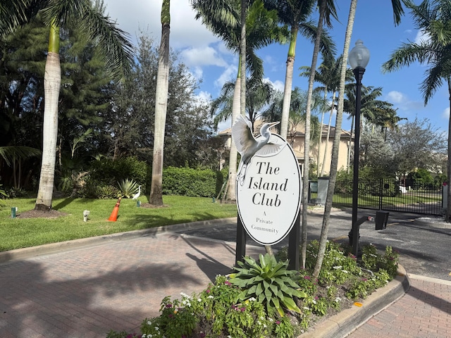 view of community / neighborhood sign