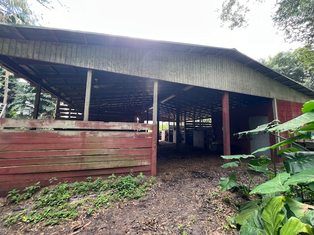 exterior space featuring an outbuilding