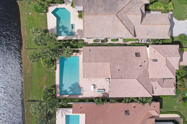 bird's eye view featuring a water view