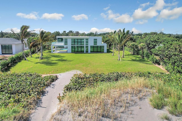 5 S Beach Rd, Jupiter Island, FL 33455 - view of green lawn