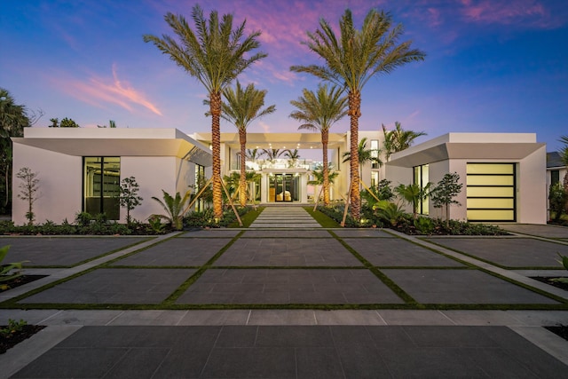 5 S Beach Rd, Jupiter Island, FL 33455 - contemporary home featuring stucco siding