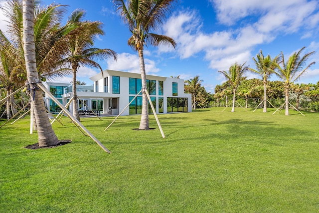 5 S Beach Rd, Jupiter Island, FL 33455 - view of grassy yard