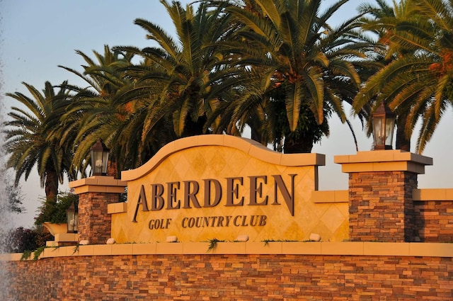 view of community / neighborhood sign