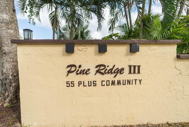 view of community / neighborhood sign