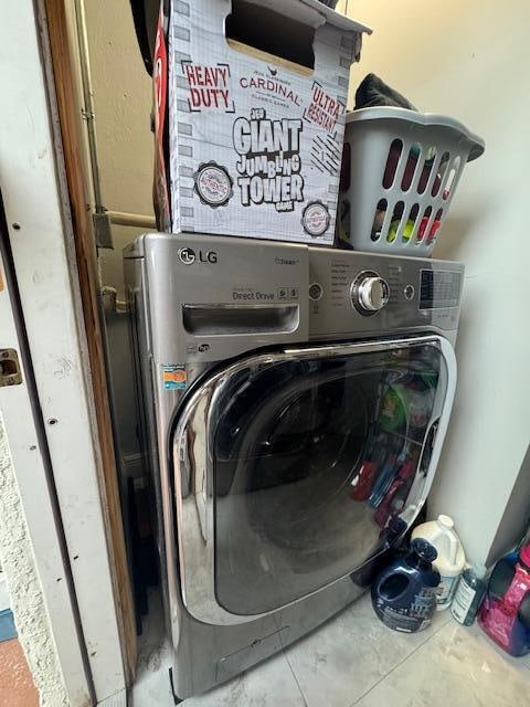 laundry area featuring washer / clothes dryer