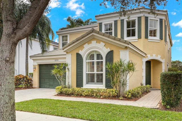 view of mediterranean / spanish-style house