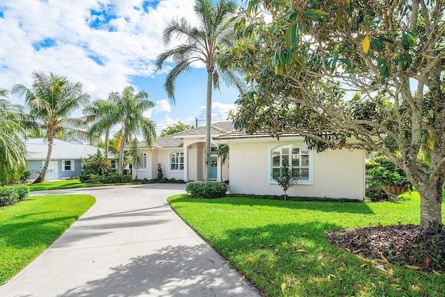 view of front of house featuring a front yard