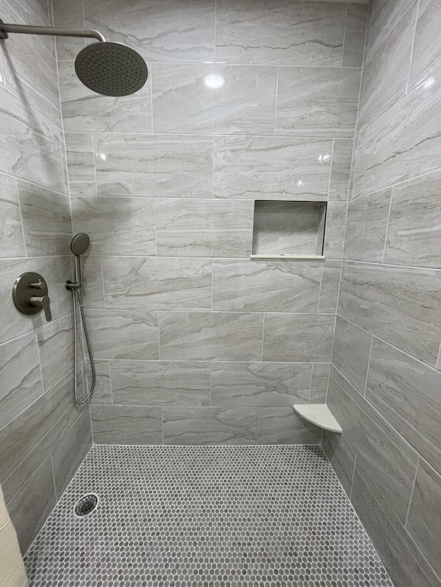 670 Monaco N Unit N, Delray Beach, FL 33446 - bathroom featuring a tile shower