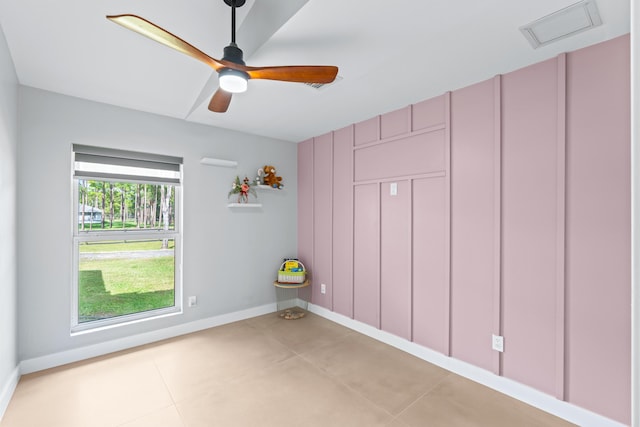 unfurnished room featuring ceiling fan