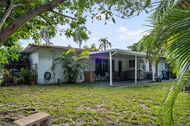 view of front of house with a front yard