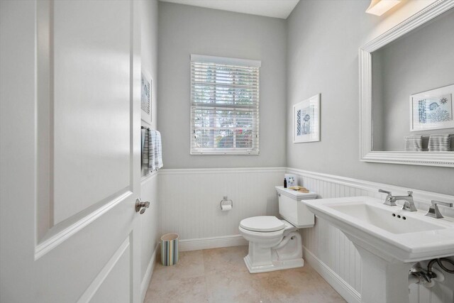 mudroom featuring a textured ceiling