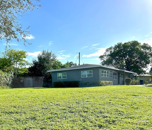 view of front of house with a front yard