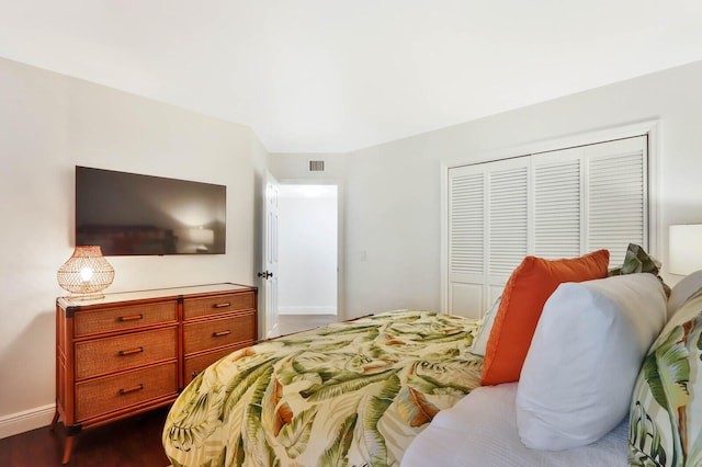 bedroom with a closet