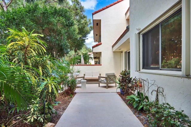 view of patio featuring an outdoor living space