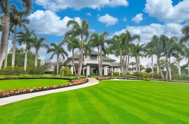 view of front of house with a front lawn