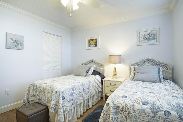 bedroom with a closet, crown molding, ceiling fan, and dark hardwood / wood-style floors